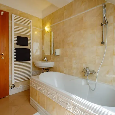 Villa Muzsa Apartment House Casa de hóspedes