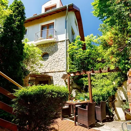 Villa Muzsa Apartment House 4* Balatonfüred