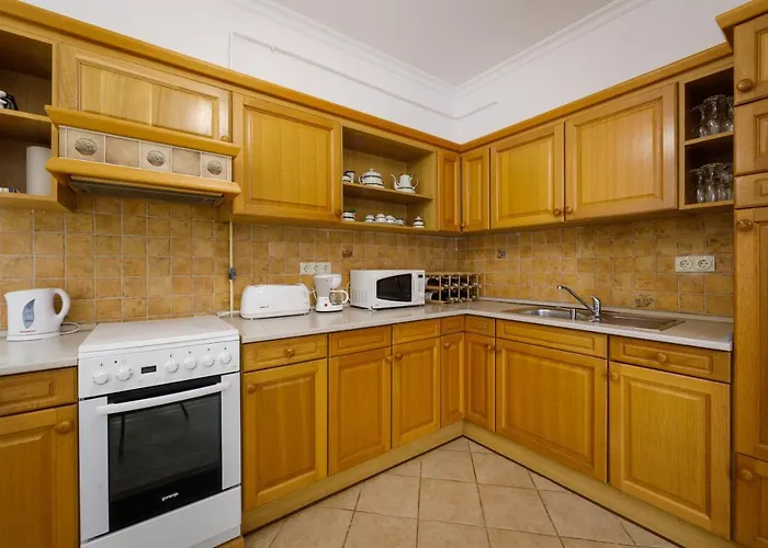 Muzsa House Gasthuis 4*