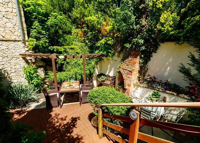Pensión Muzsa House 4*